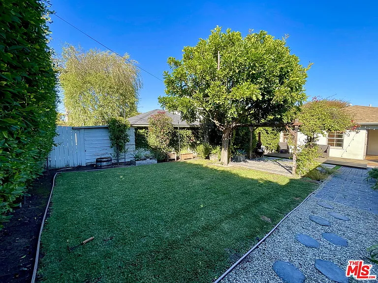 8011 Stewart Ave — Photo 30