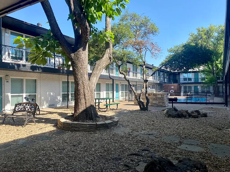 Travis Gardens — Photo 6