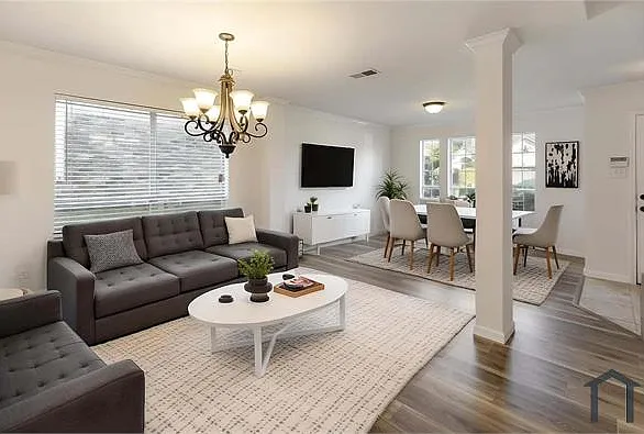 813 Silverbrook Dr — Photo 1