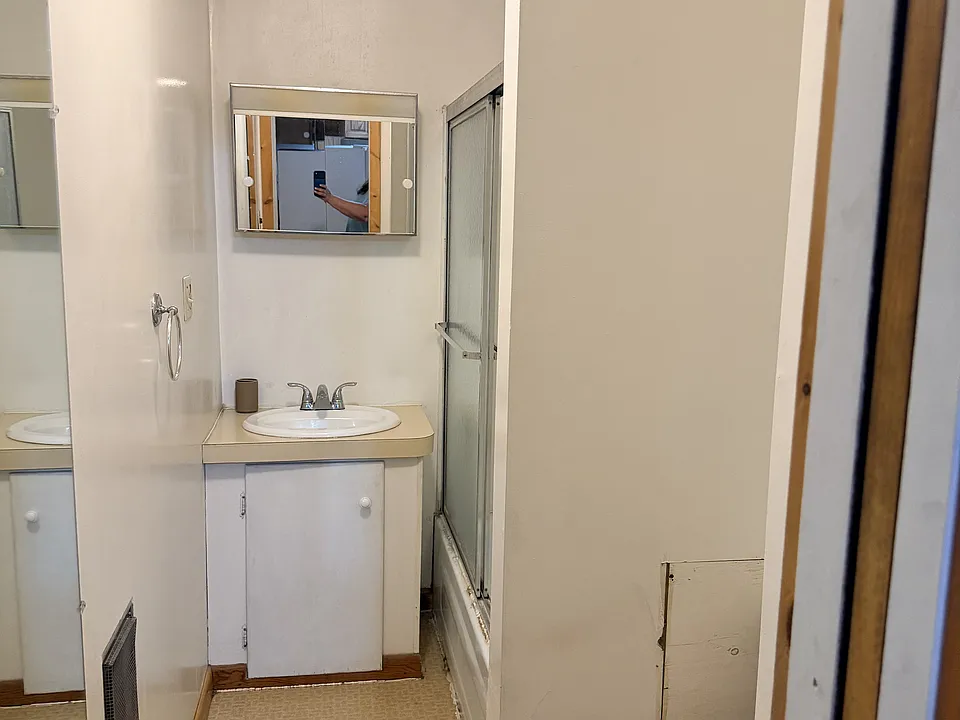 1055 Main St #3
