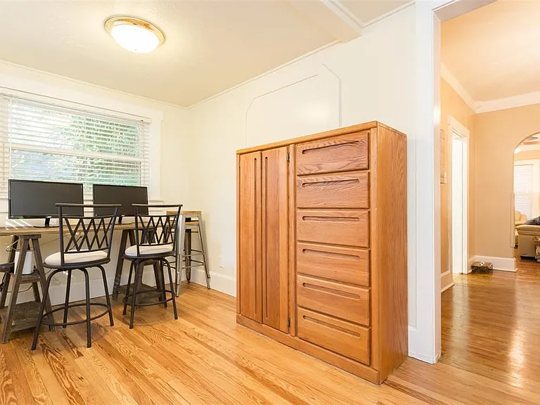 114 W Cayuga St — Photo 17