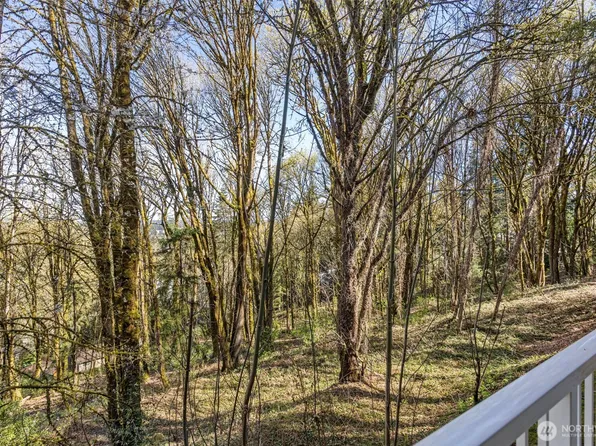 15230 S 43rd Street #C101, Bellevue, WA 98006