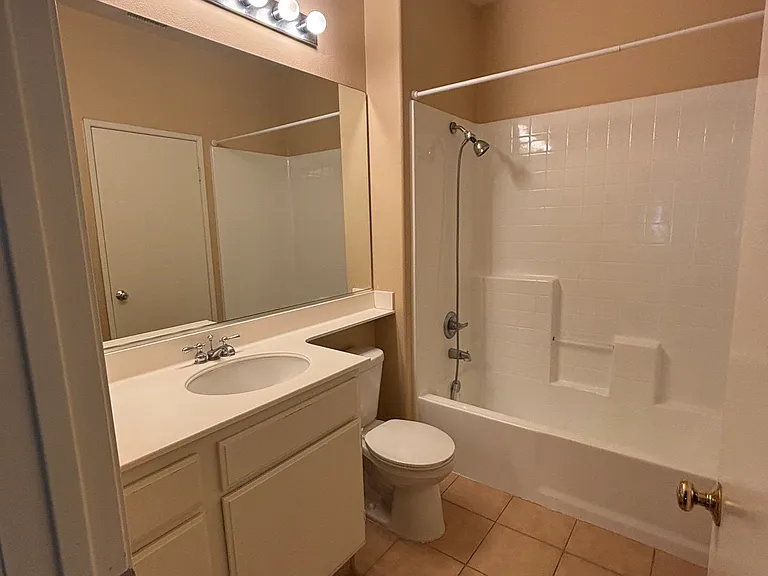 4417 Lakeview Ct — Photo 21