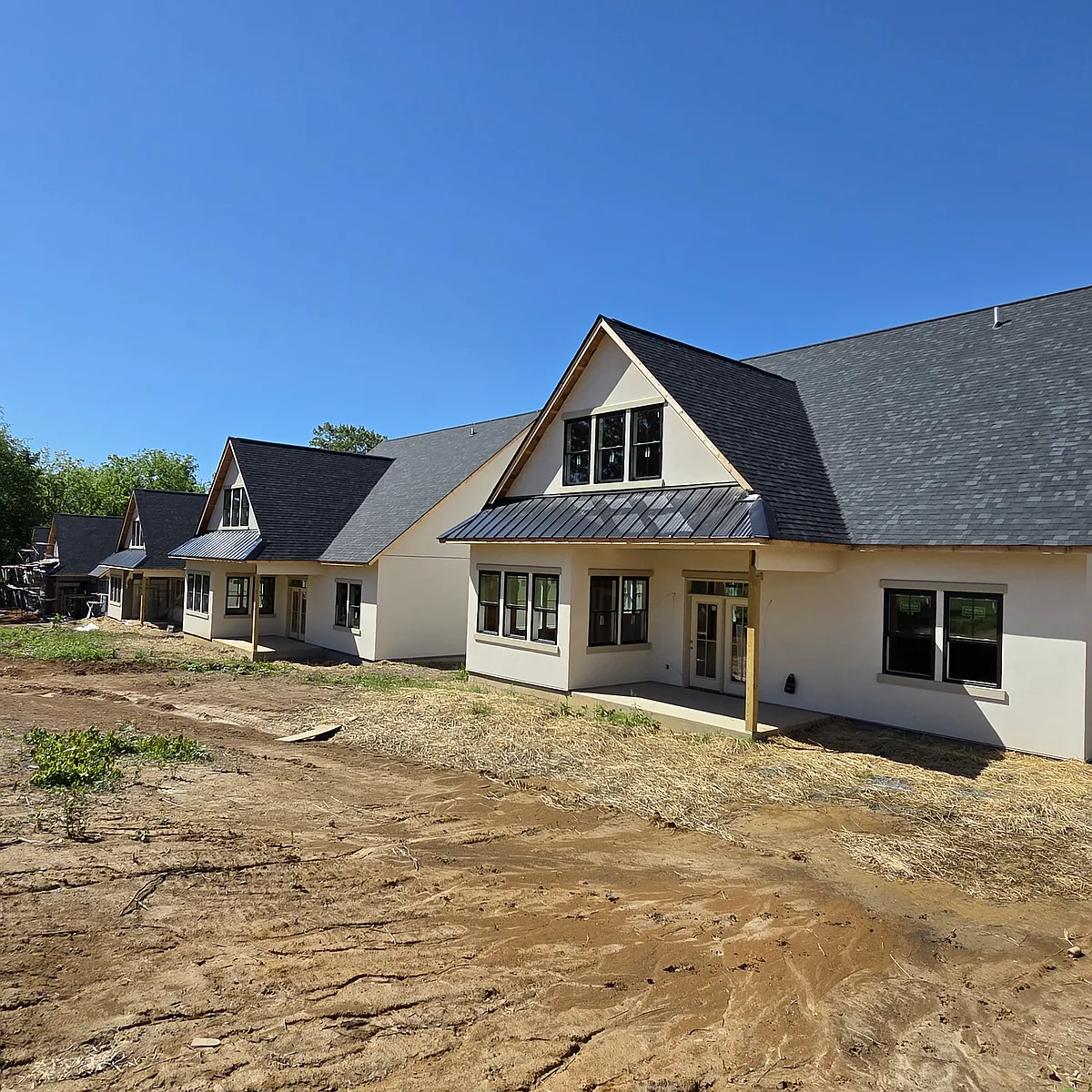 Building Photo - 802 Country Club Ct