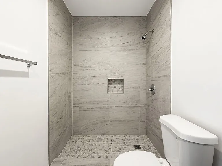 2247 Earl Ave — Photo 13
