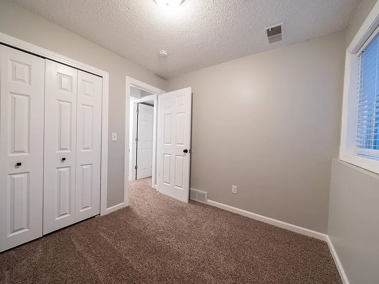 1607 Goodview Ave N #1609 — Photo 11