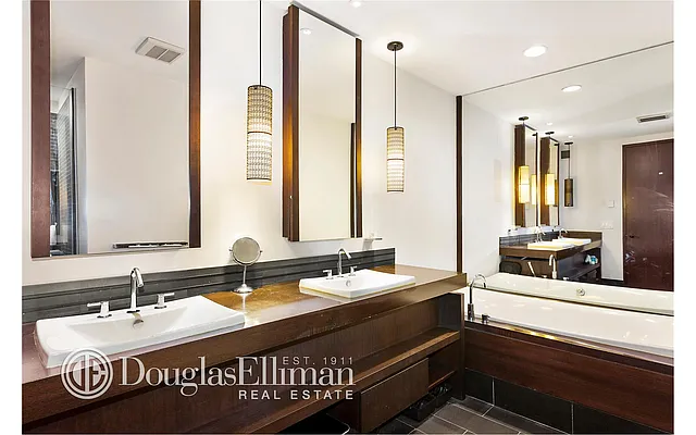 Rented by Douglas Elliman | media 16