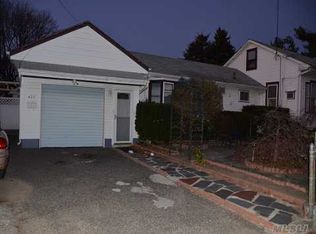 437 Moffitt Blvd, Islip, NY 11751