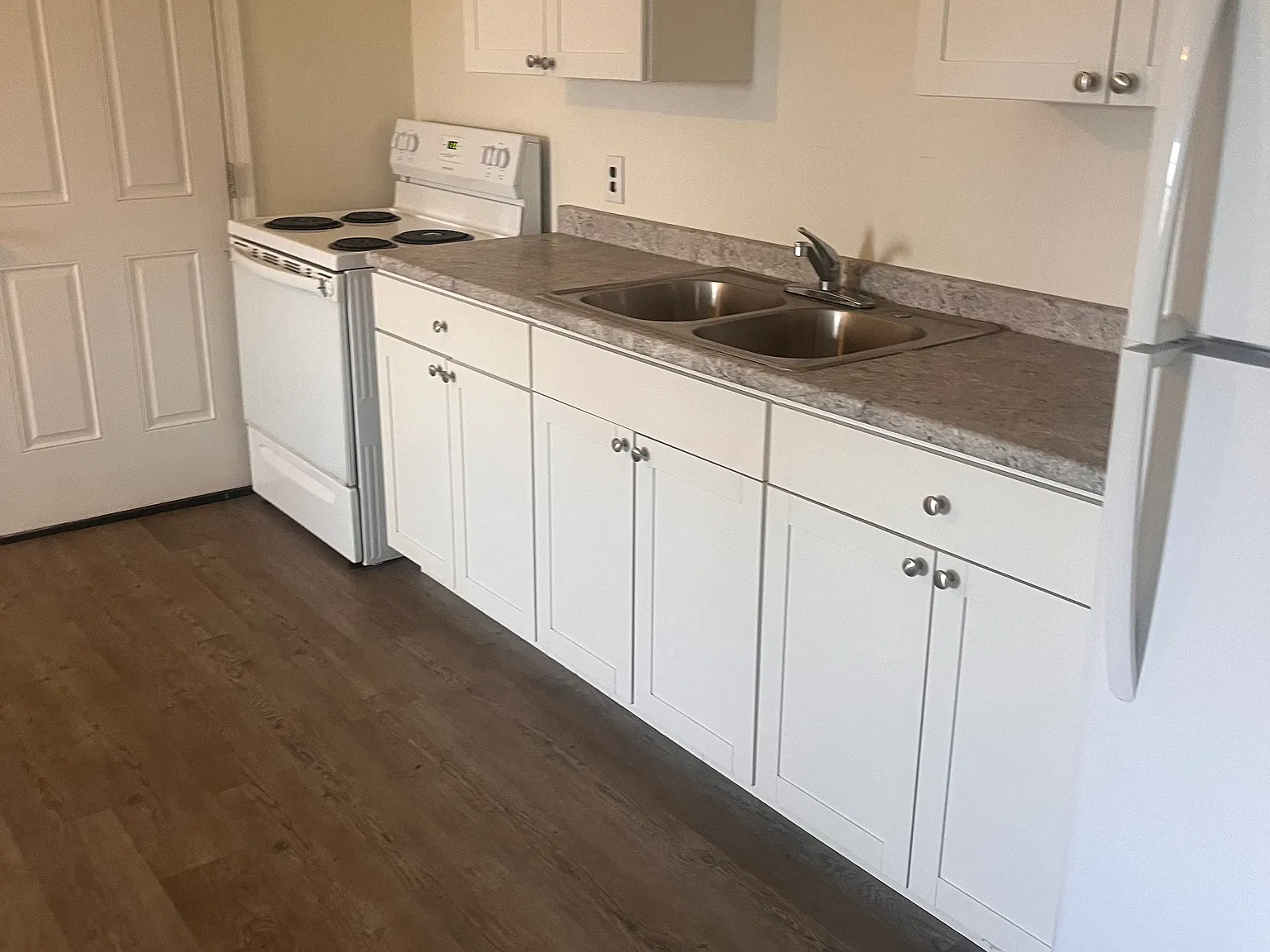 1 bed, $650 — Photo 2