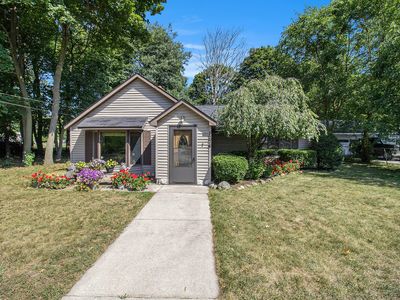 1274 E Hile Rd, Norton Shores, MI, 49441