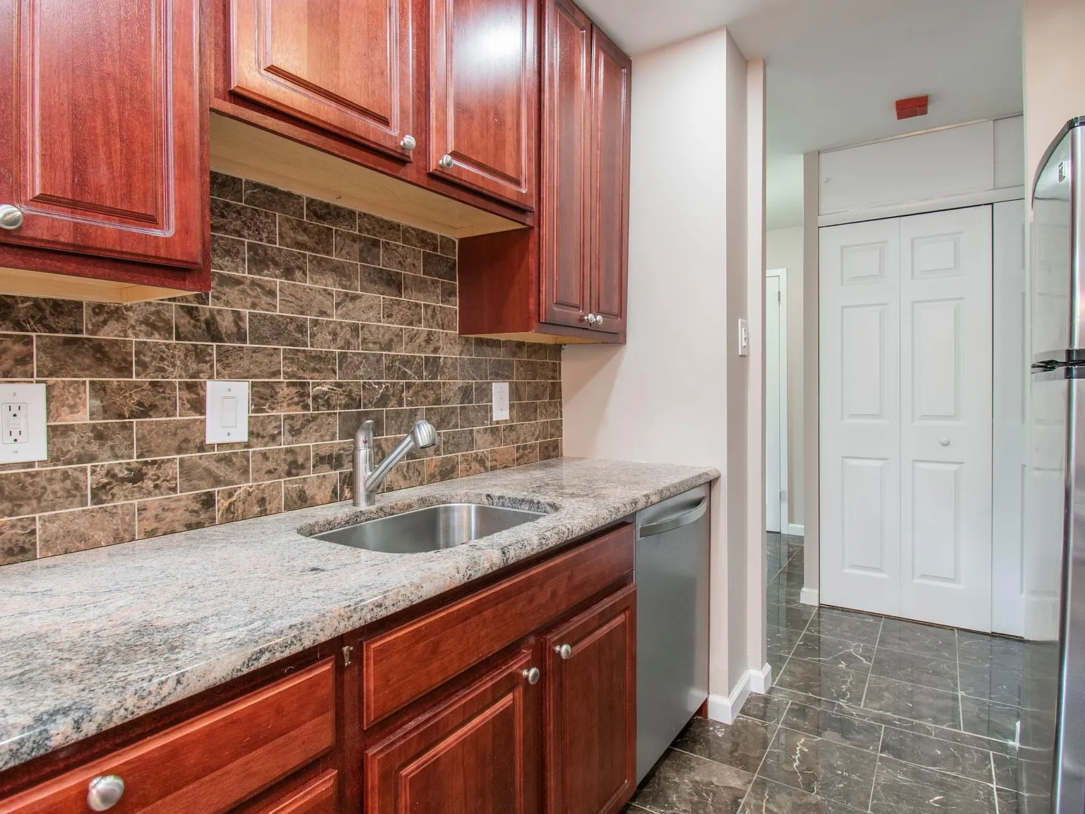 6100 Henry Ave — Photo 2