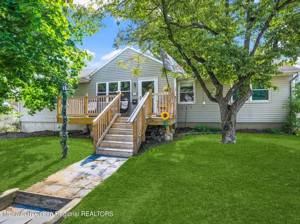 15 Mills Avenue, Port Monmouth, NJ 07758