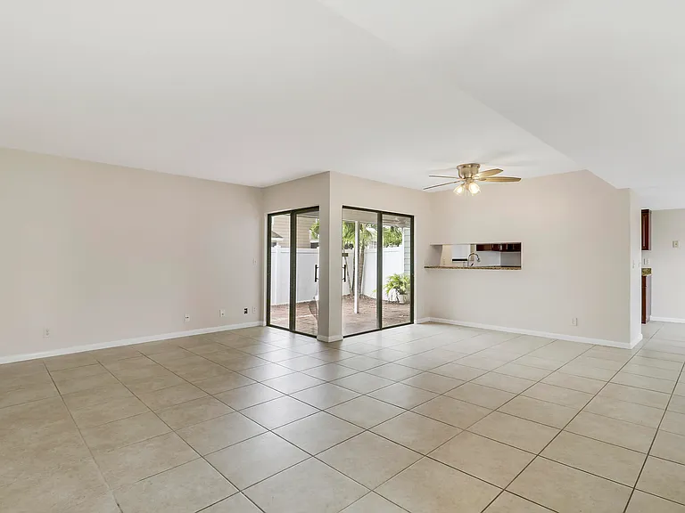 202 Lakewood Dr #11B — Photo 6
