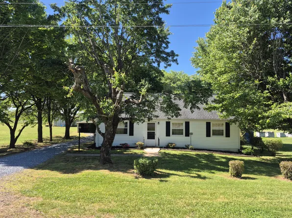 192 Peoples Supply Rd, Gretna, VA 24557