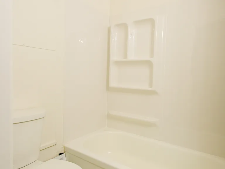 29 9th St NW #1 — Photo 8