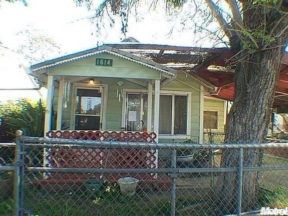 2nd image of 1614 N Golden Gate Ave