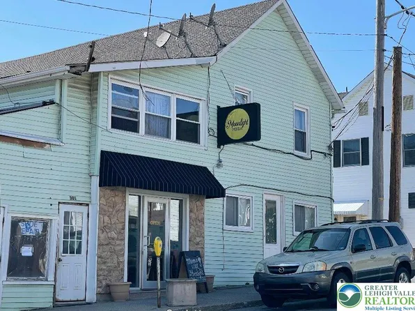 301 S Robinson Ave APT 2, Pen Argyl, PA 18072