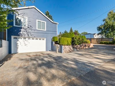 4026 Island Crest Way, Mercer Island, WA, 98040
