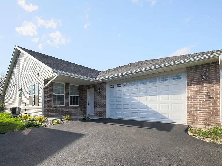 4738 Murphy Woods Dr — Photo 14