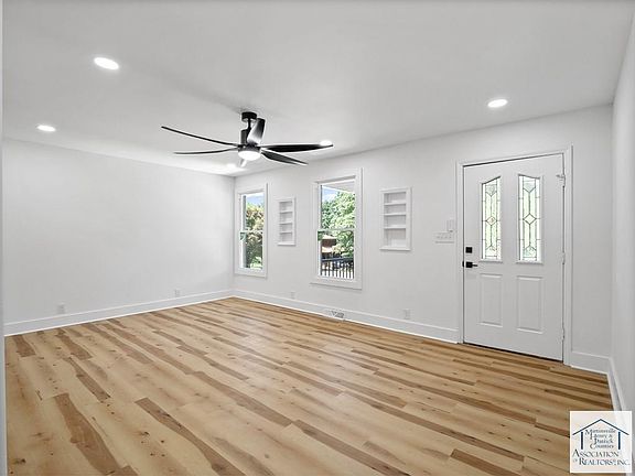 4th image of 182 Parkwood Ct