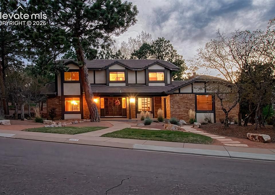 1st image of 1055 Point Of The Pines Dr