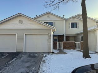 621 Breakers Pt, Schaumburg, IL 60194