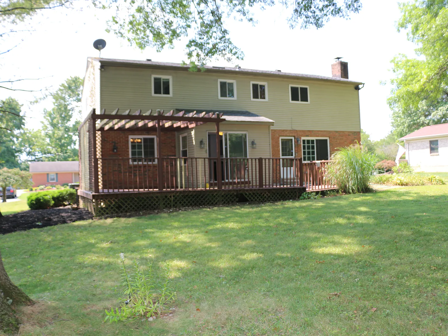 4 bed, 3.5 bath, 2500 sqft, $2,850 — Photo 2