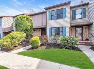 42 Pheasant Run, Edison, NJ 08820