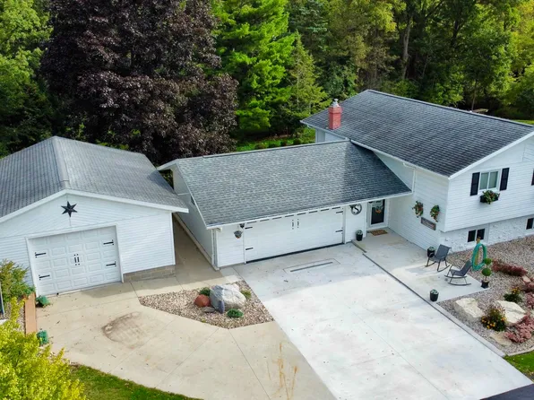 N6277 Creek Rd, Fond Du Lac, WI 54937