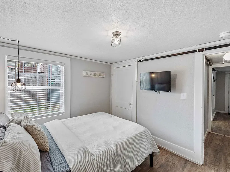 864 S 5th St #6 — Photo 13