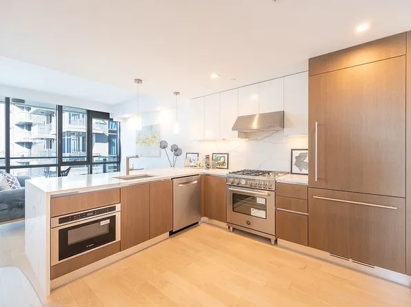 33-66 Farrington St #15I, Flushing, NY 11354