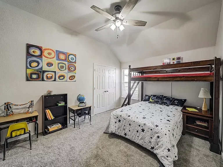 5558 Mesa Verde Ct — Photo 17