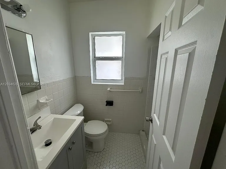 1956 Lincoln St #2 — Photo 8