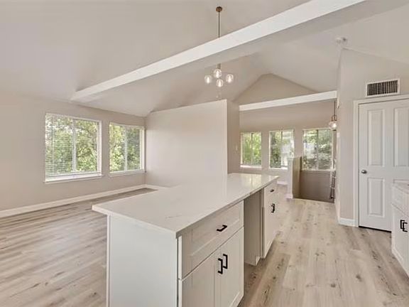 3rd image of 1803 Old Oak Dr #C