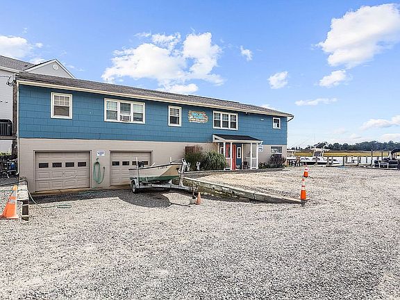 3rd image of 481 E Bay Ave