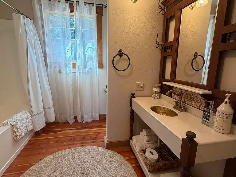 1447 N Prairie View Rd — Photo 32