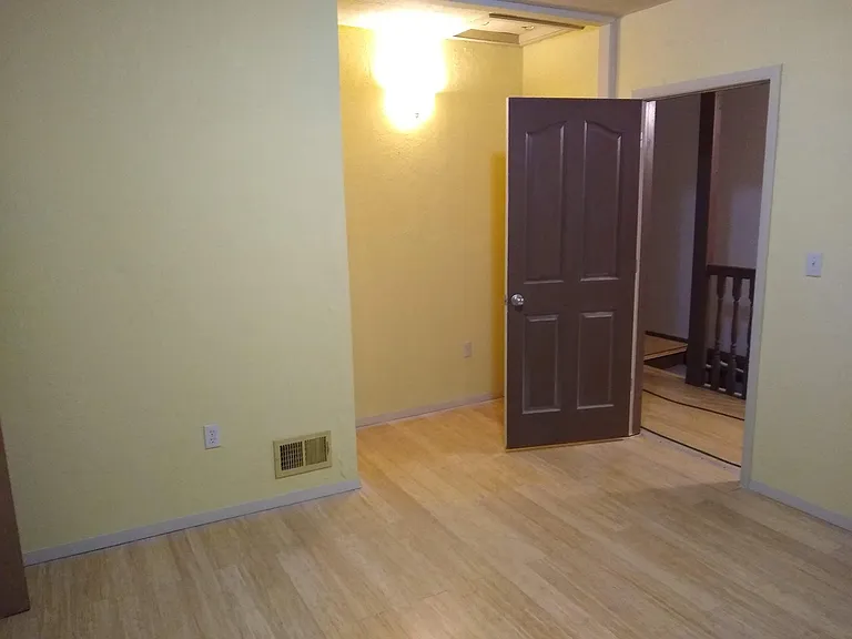 1319 E 400 S — Photo 3