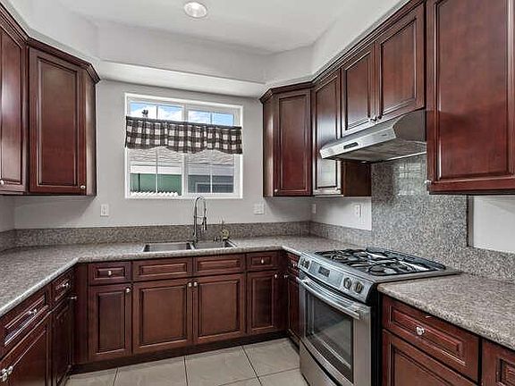 4th image of 2445 N Tamora Ave