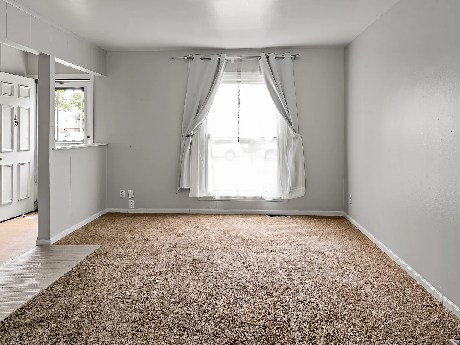4 bed, 1.5 bath, 1224 sqft, $2,500 — Photo 2