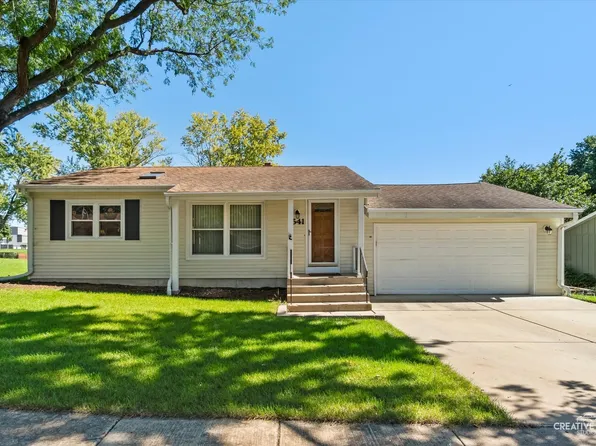 541 Dean Dr, South Elgin, IL 60177