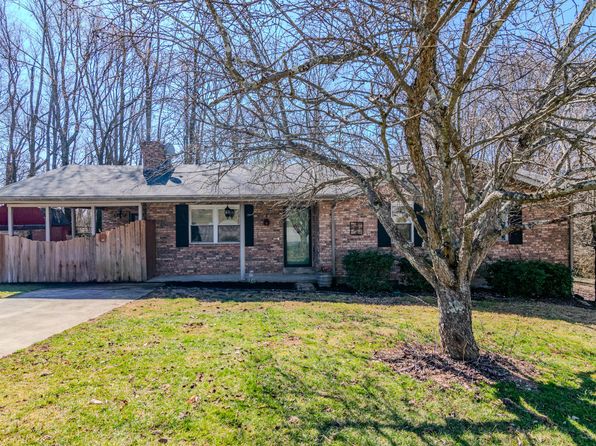 1102 Iroquois Dr, Mount Sterling, KY 40353