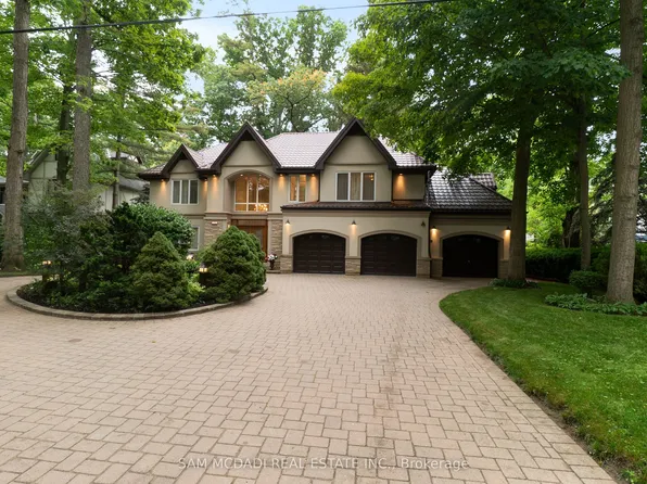 978 Tennyson Ave, Mississauga, ON L5H 2Z1