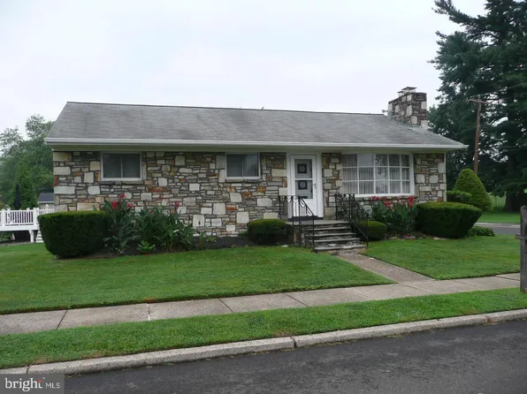 370 Rolling Hill Rd, Elkins Park, PA 19027
