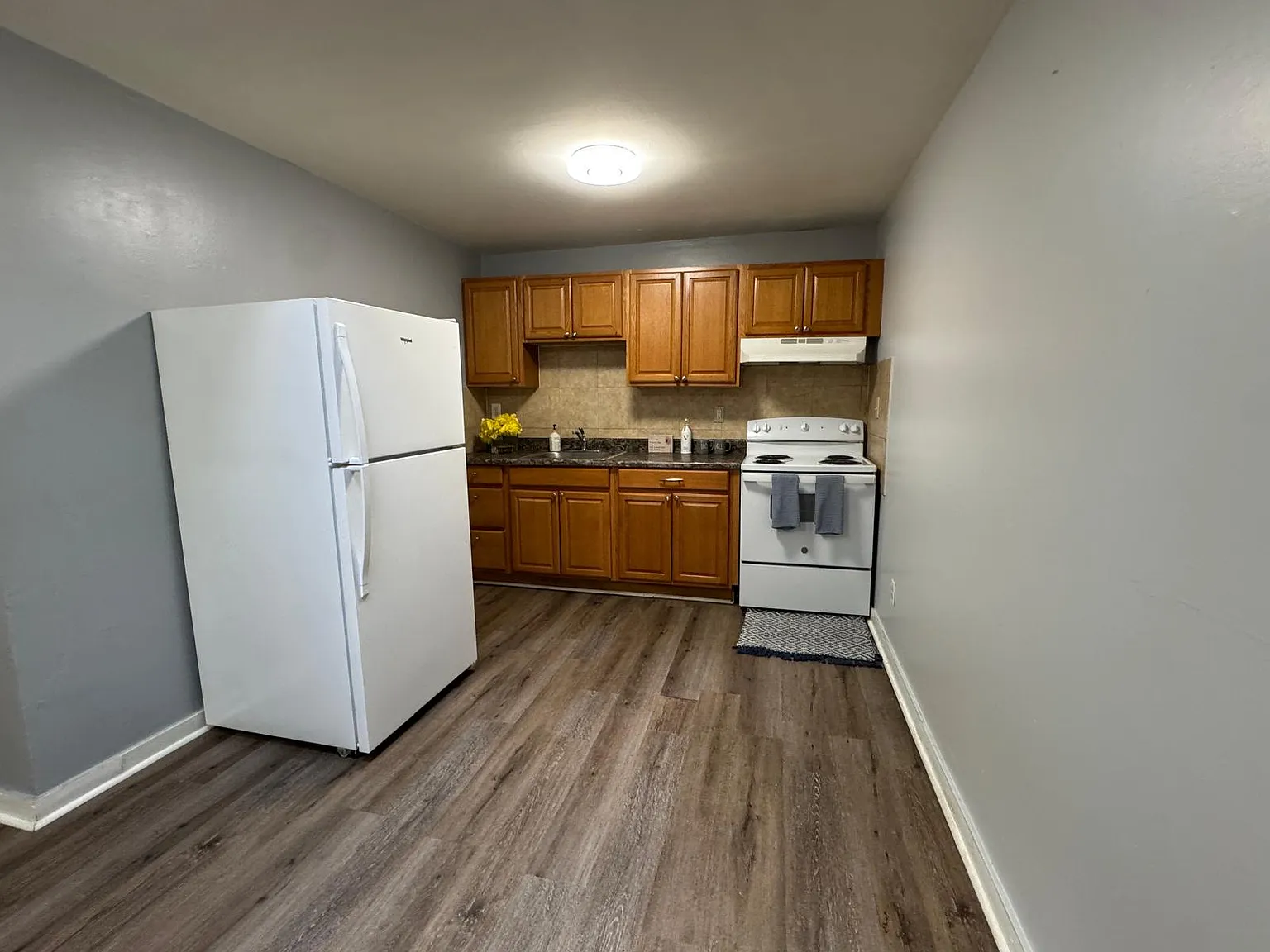2 bed, $1,300 — Photo 3