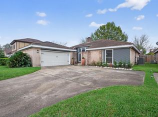 6110 Gallant Forest Dr, Houston, TX 77088