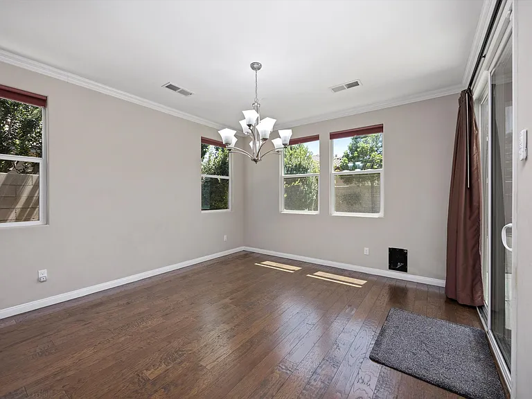 11009 Strathaven St — Photo 15