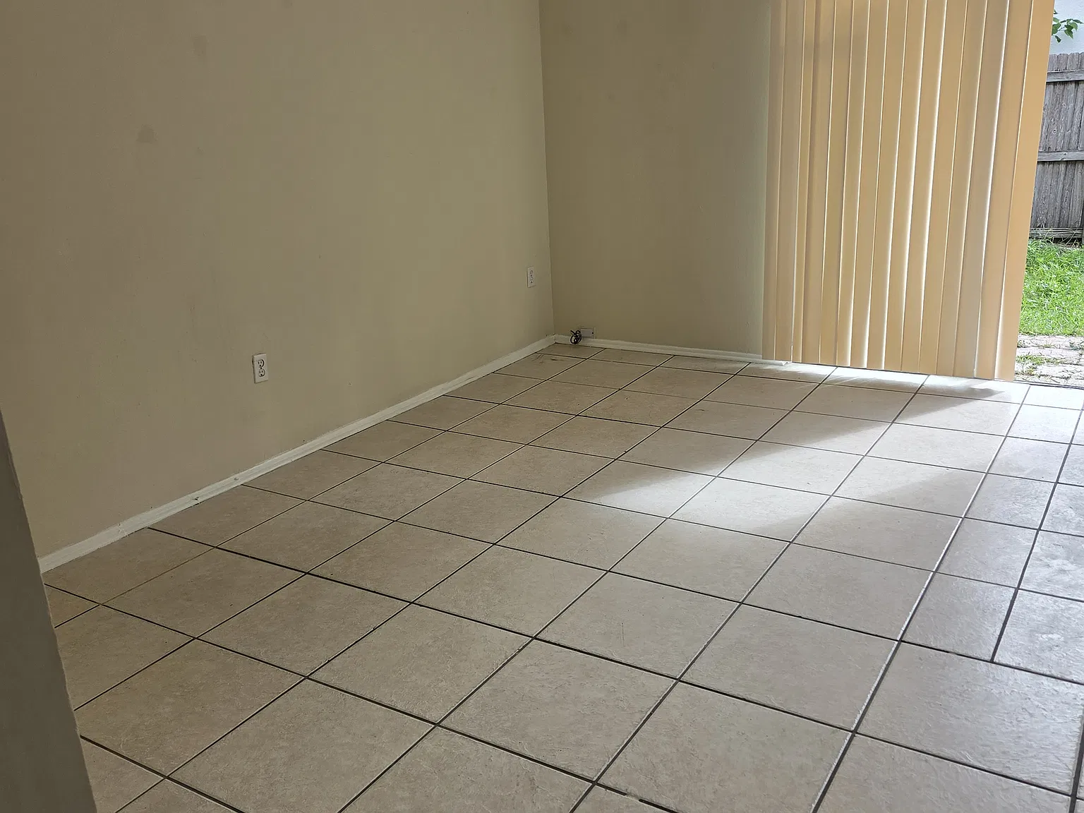 2 bed, 1200 sqft, $1,400 — Photo 4