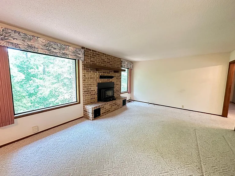 329 McDonald Meadows Pkwy — Photo 8