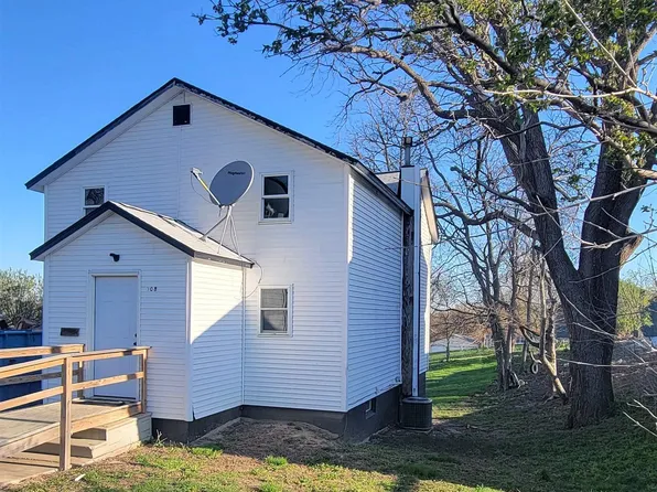 308 W Call St, Algona, IA 50511