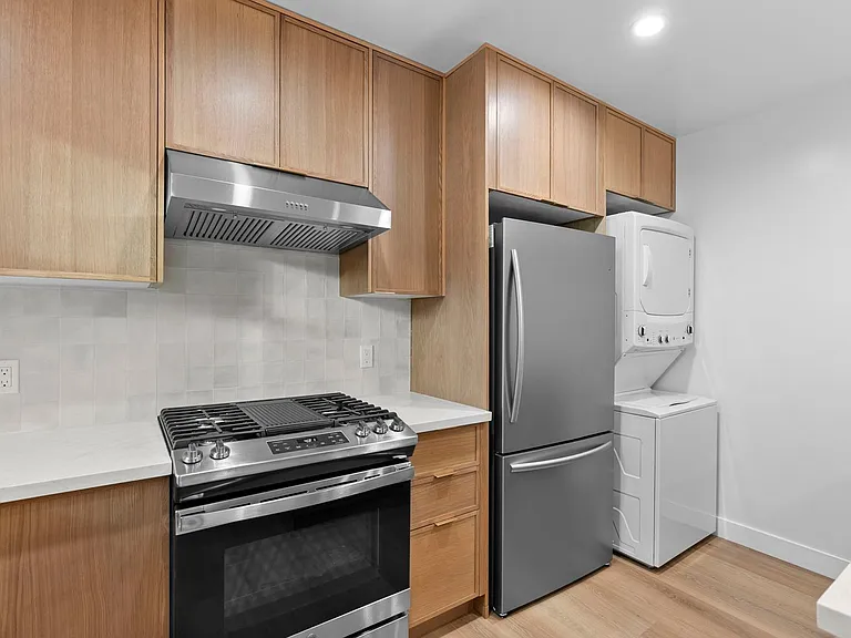 526 Lime Avenue — Photo 36